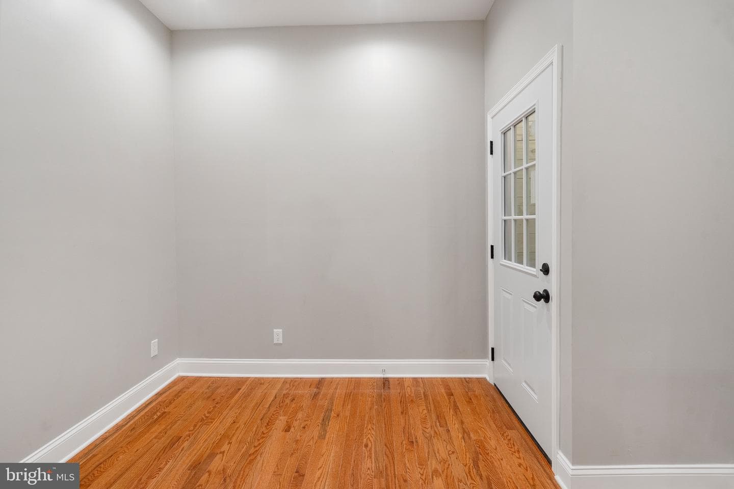 200 W 29th Street W photo 47