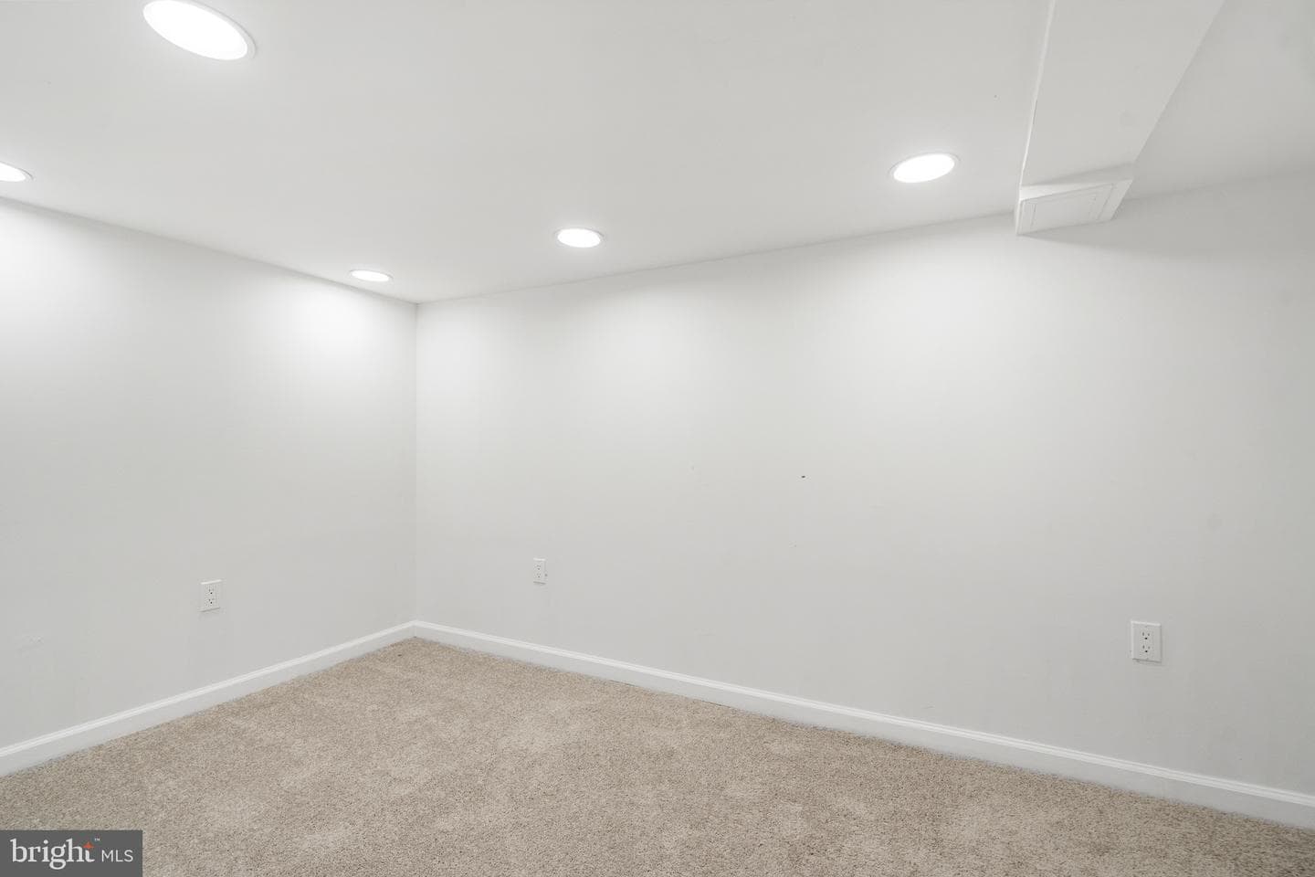 200 W 29th Street W photo 53
