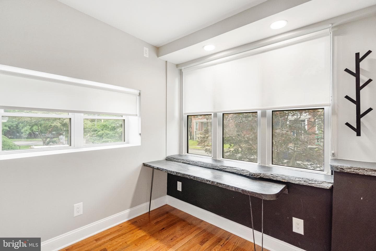 200 W 29th Street W photo 9