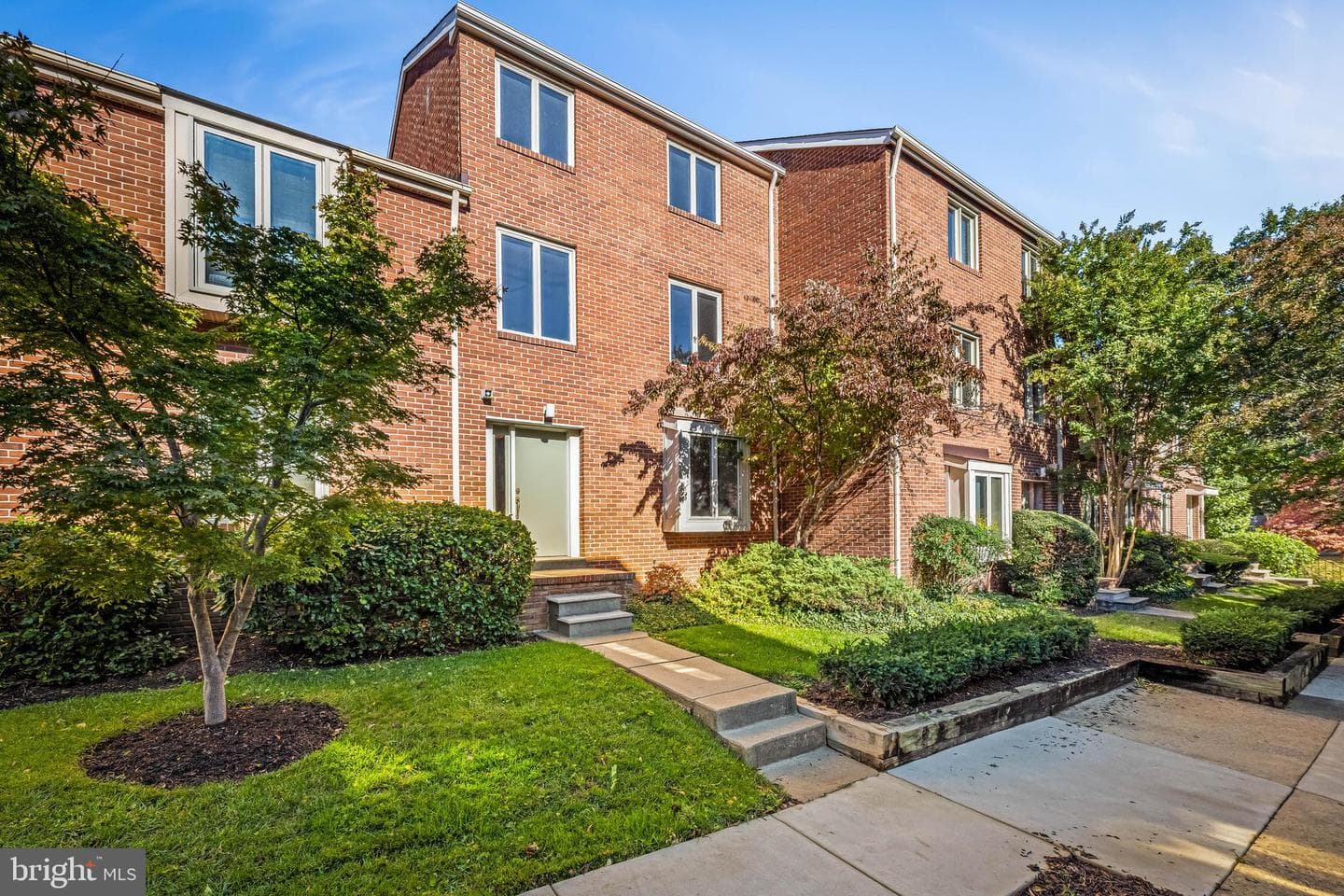 254 Waxter Way photo 2