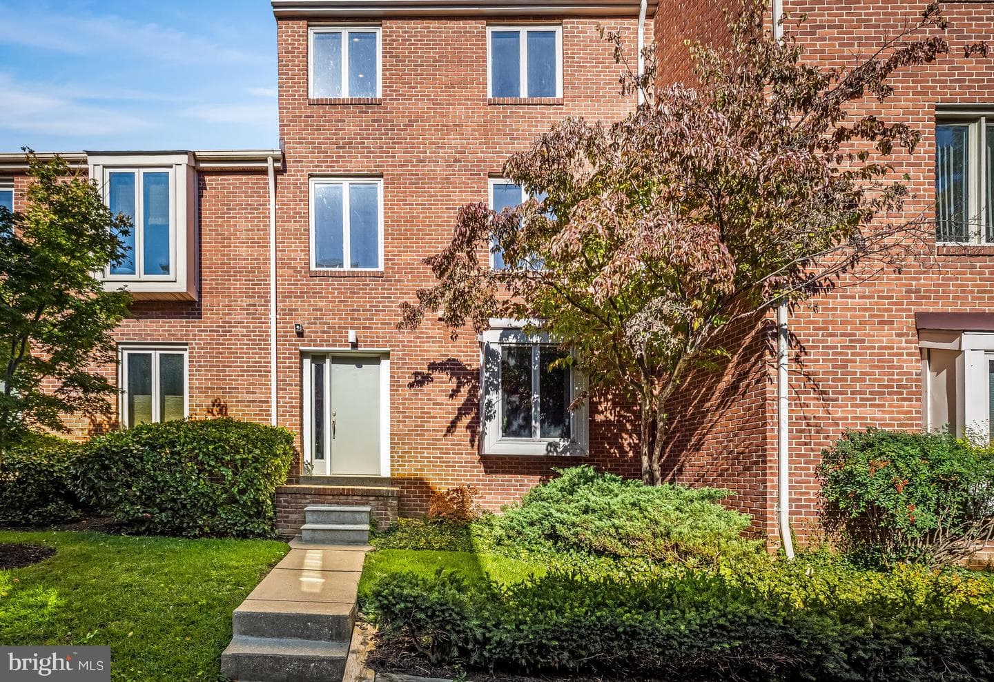 254 Waxter Way photo 3