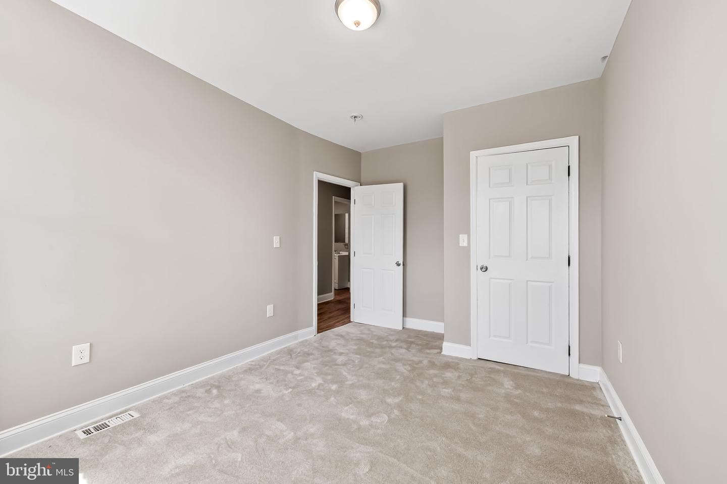 4021 Park Heights Avenue photo 19