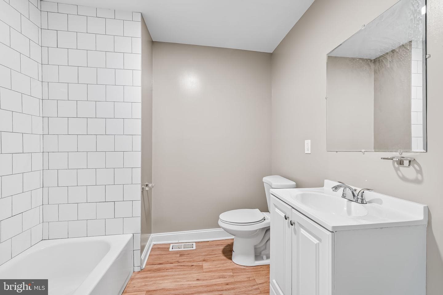 4021 Park Heights Avenue photo 20