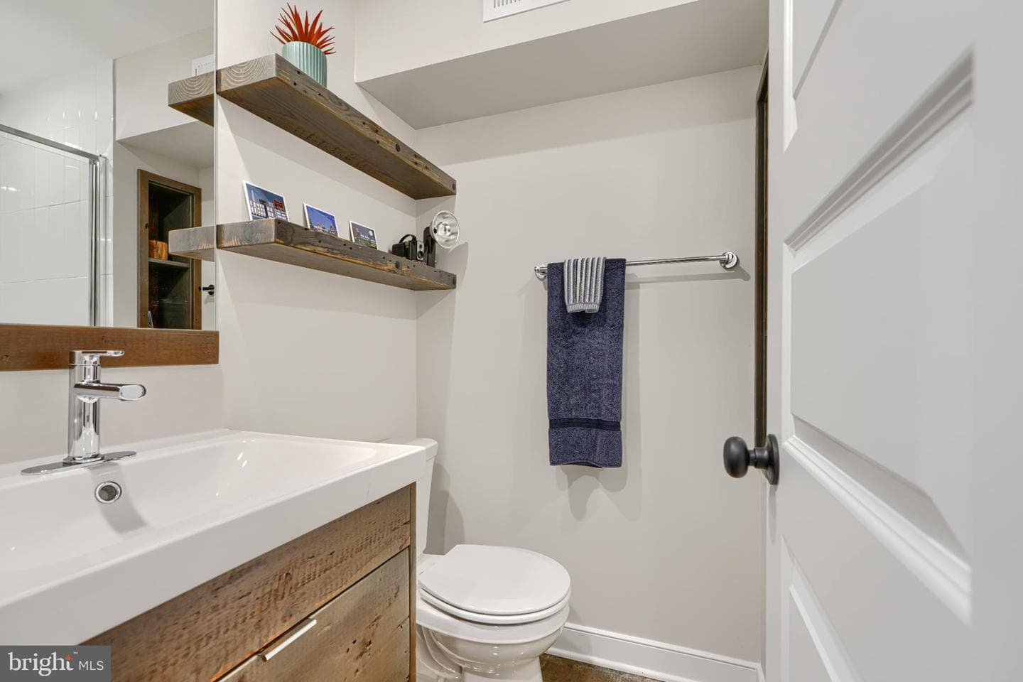 1709 William Street photo 29