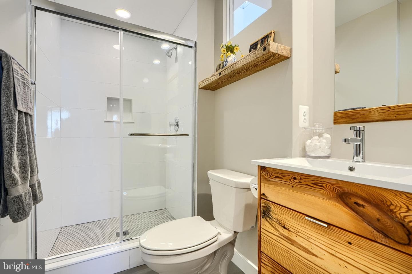 1709 William Street photo 34