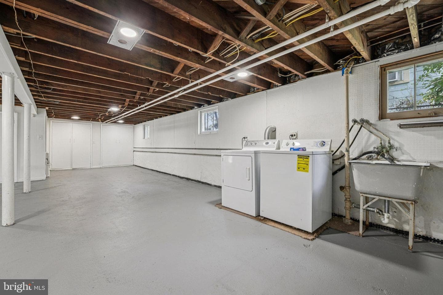 6907 Moyer Avenue photo 31