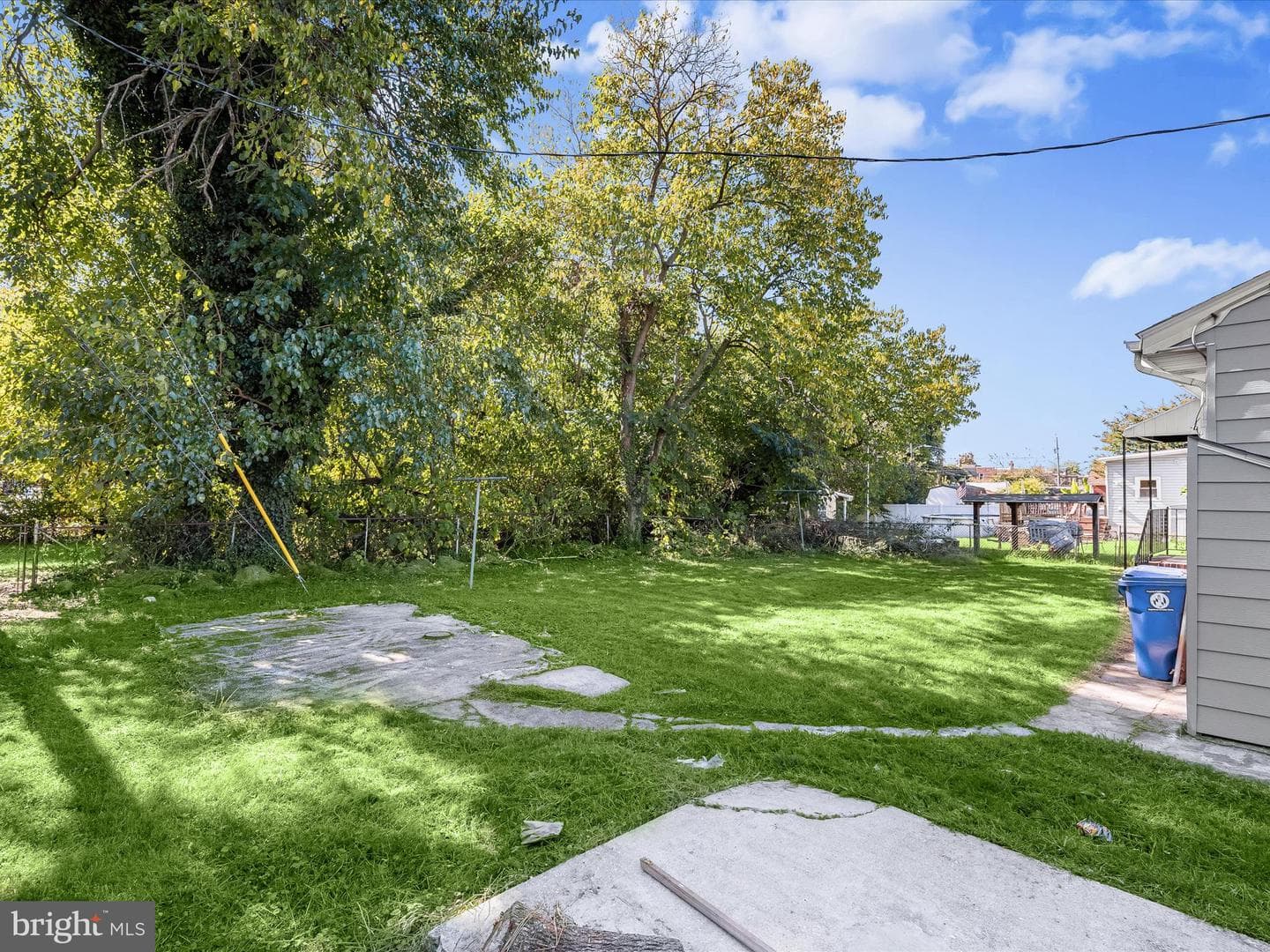 15 W Bristol Avenue photo 21
