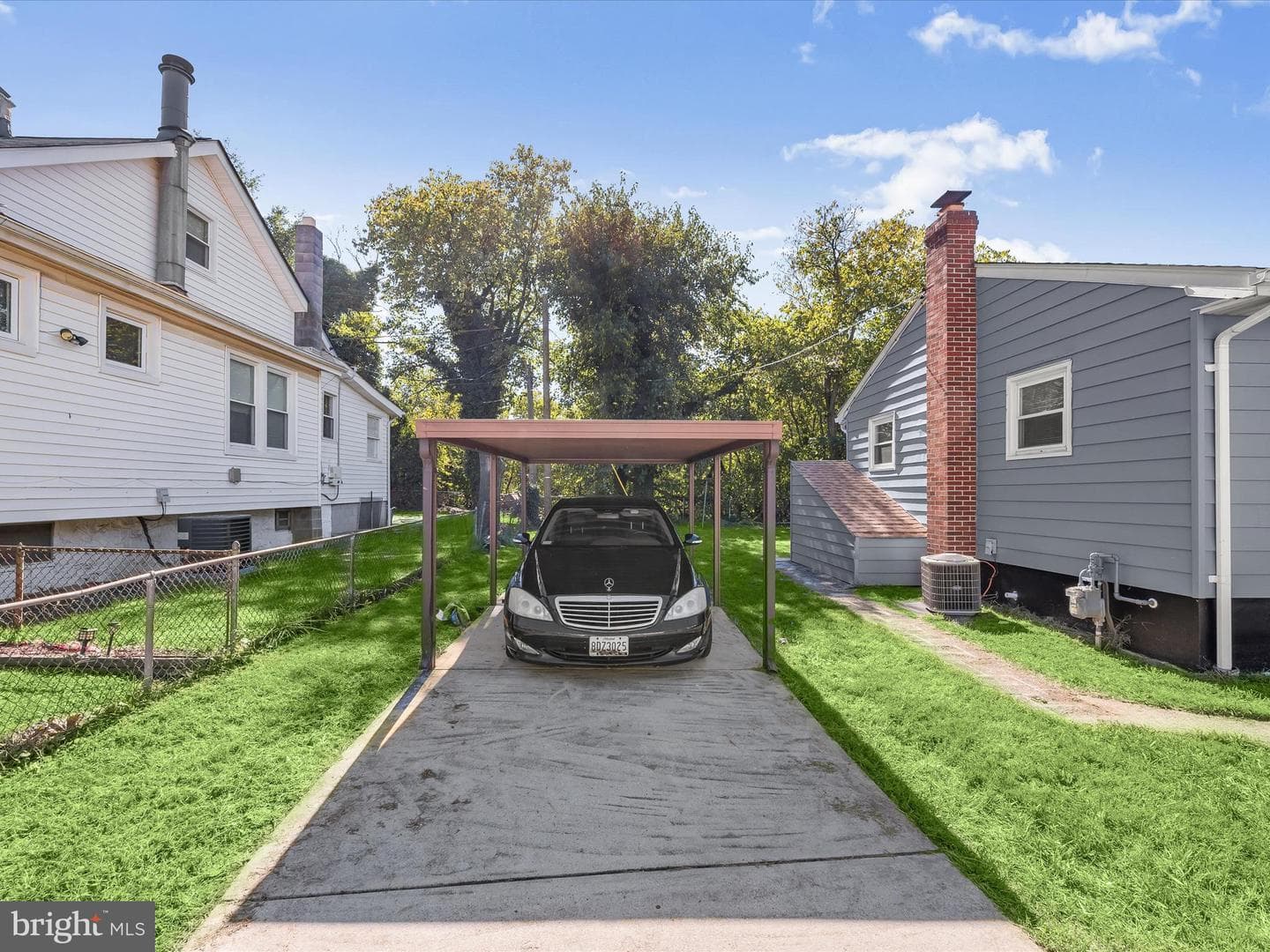 15 W Bristol Avenue photo 26