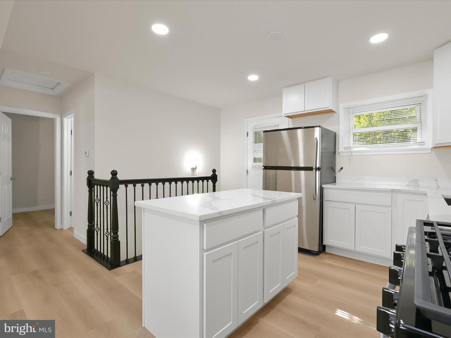 15 W Bristol Avenue photo 6