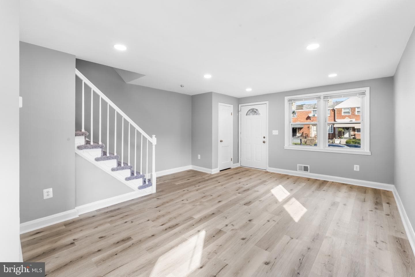 4117 Eastmont Avenue photo 5