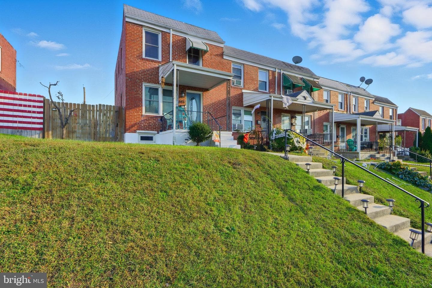 3651 Mactavish Avenue photo 3