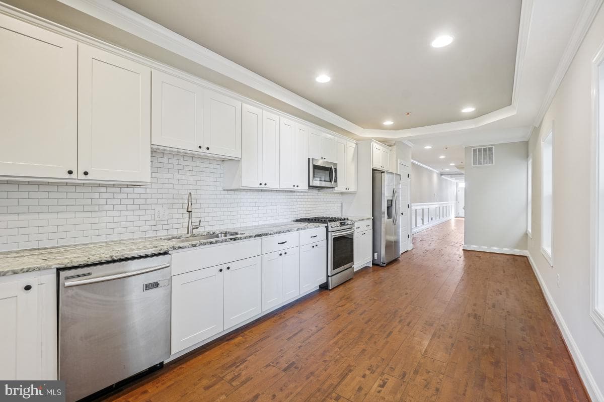 238 S Collington Avenue photo 19