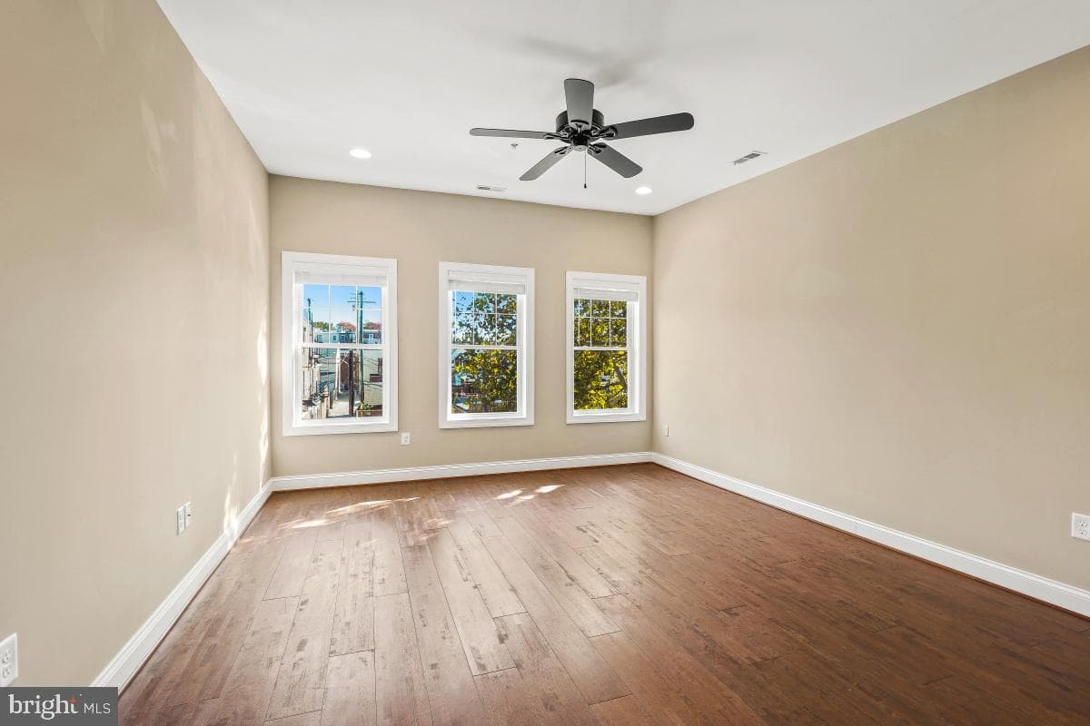 238 S Collington Avenue photo 43