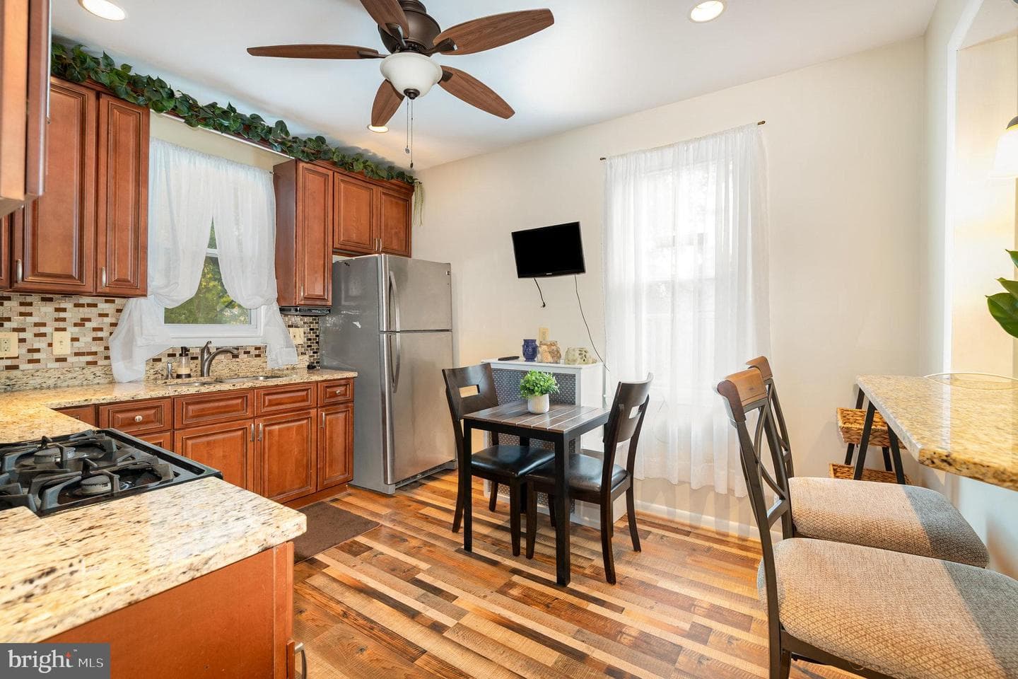 5005 Catalpha Road photo 9