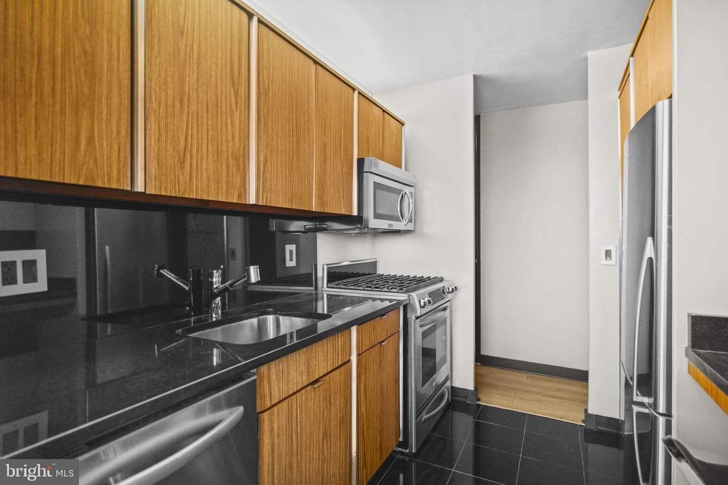 4000 N Charles Street #706 photo 10