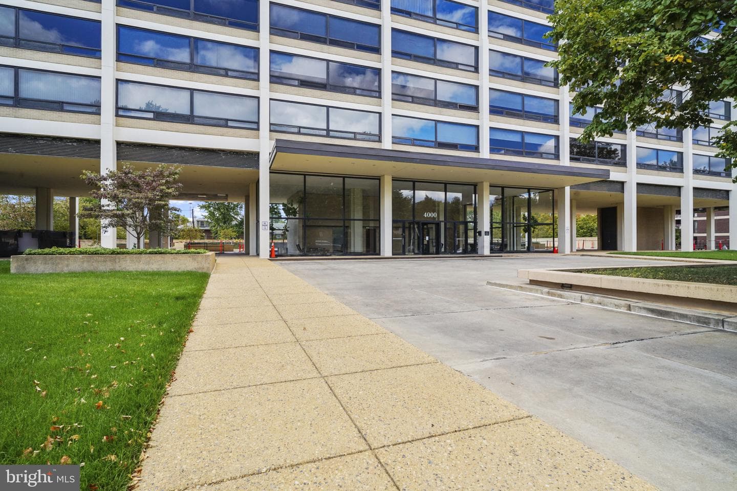 4000 N Charles Street #706 photo 2