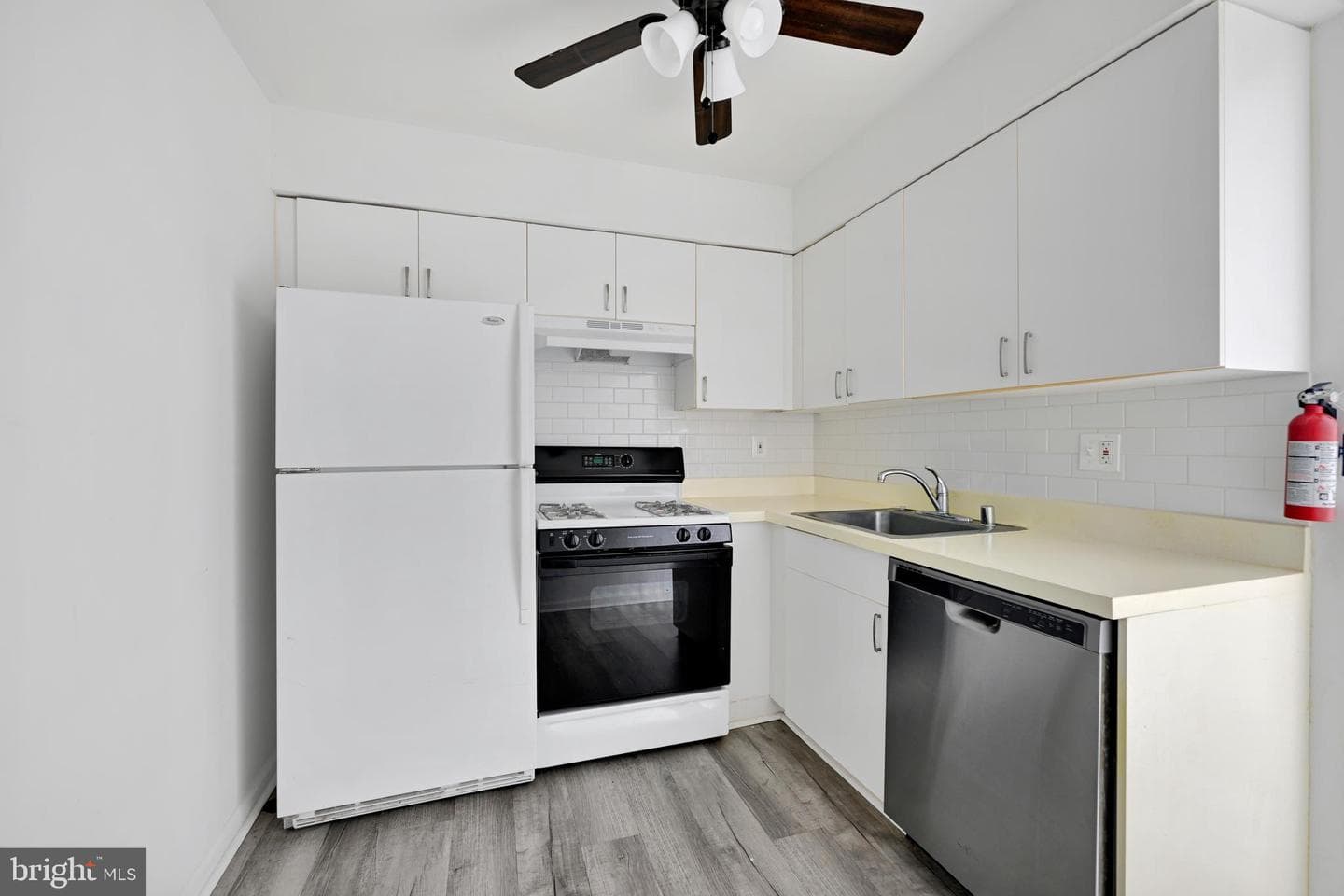 1422 E Baltimore Street #202 photo 7