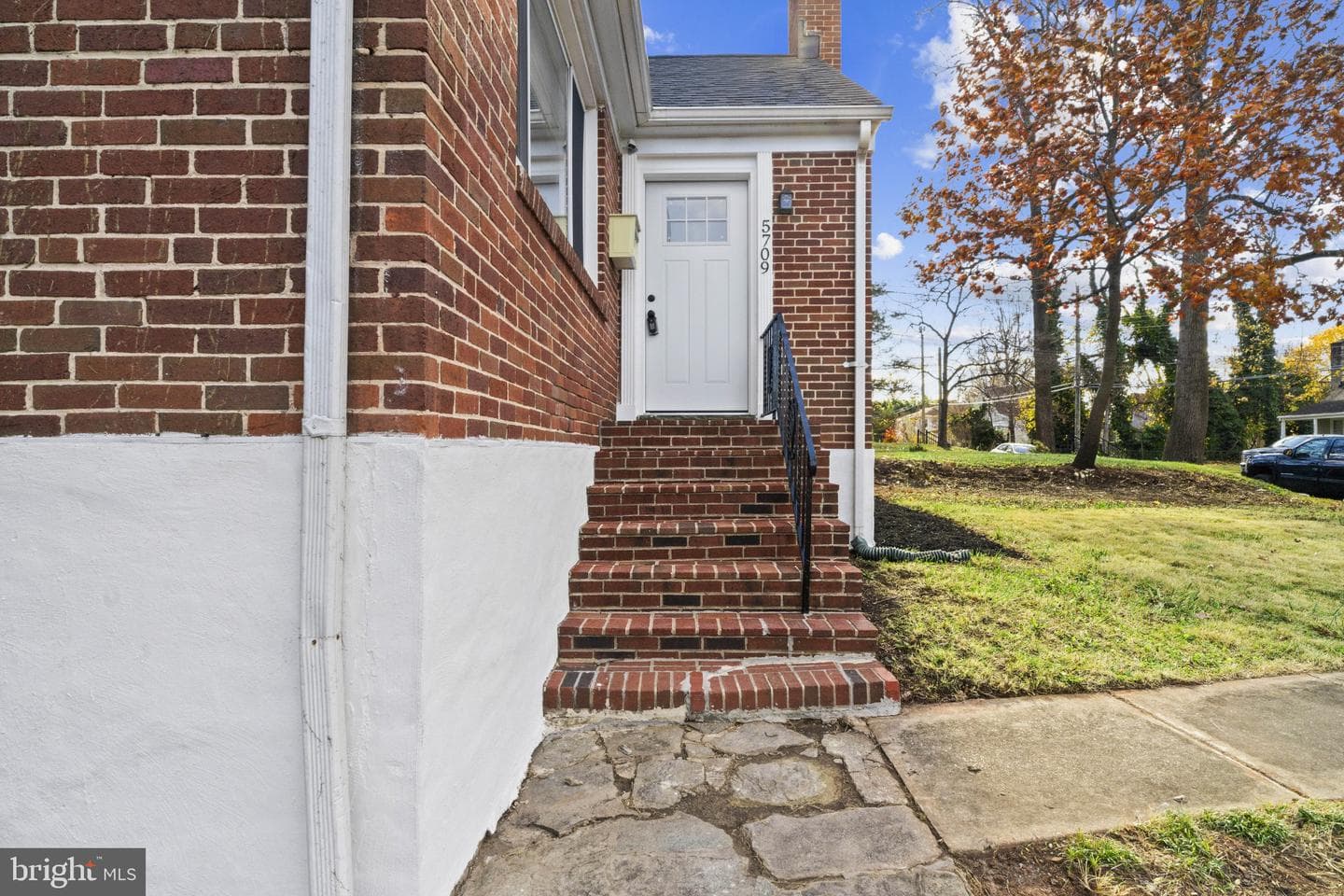 5709 Woodcrest Avenue photo 13
