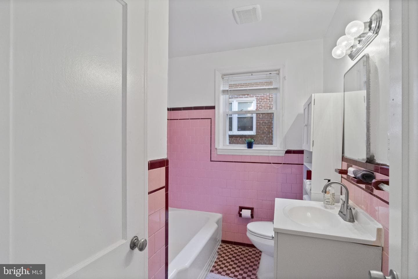 5709 Woodcrest Avenue photo 28