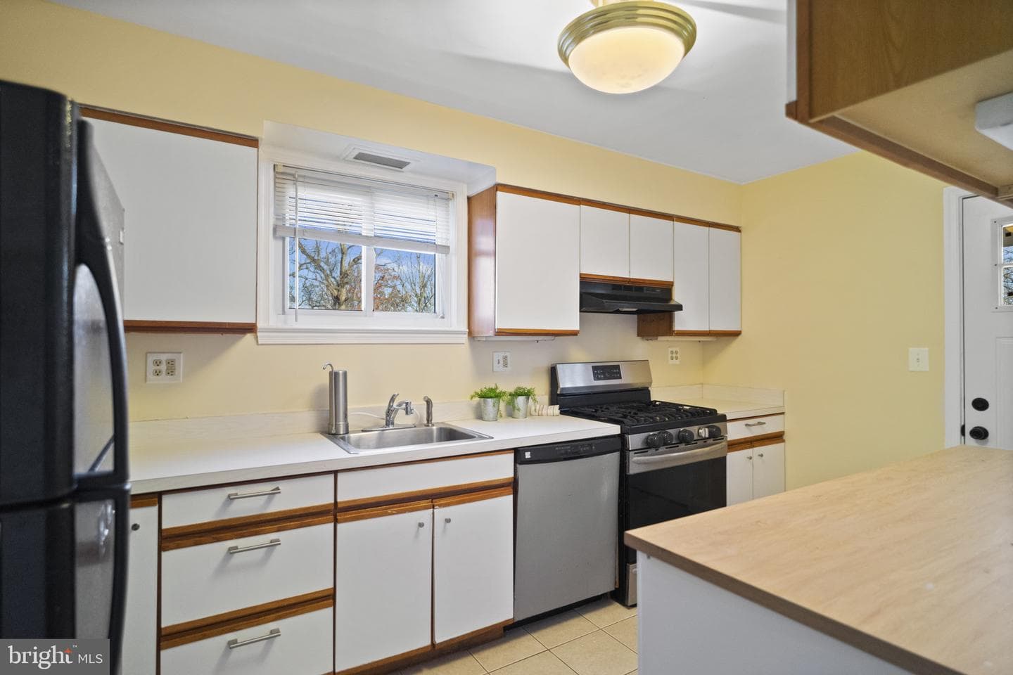 5709 Woodcrest Avenue photo 35