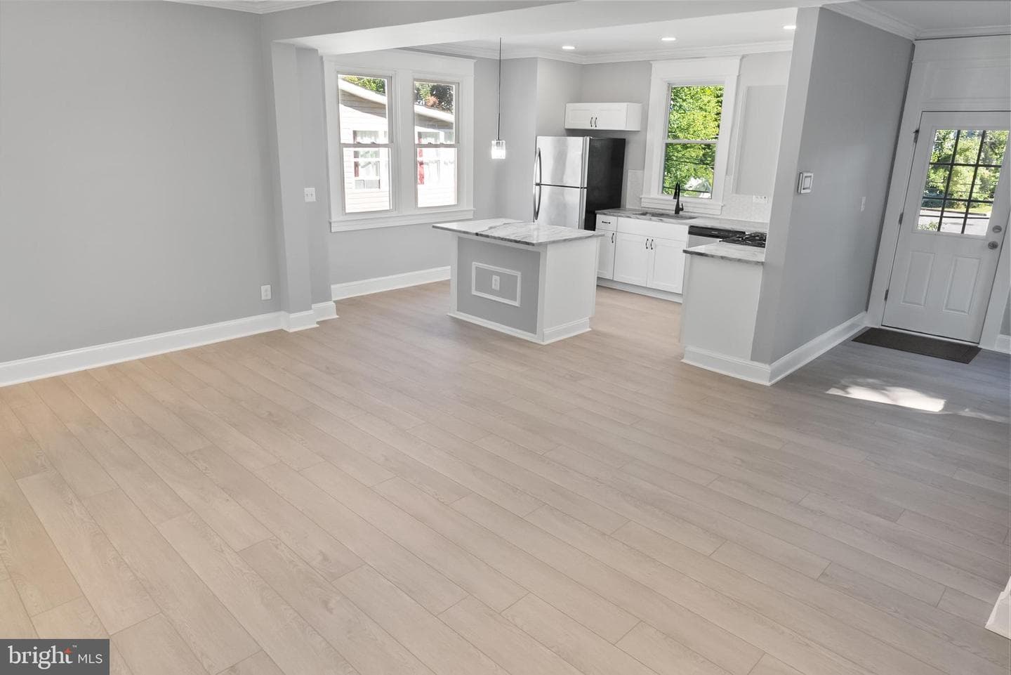 5211 Eugene Avenue photo 11
