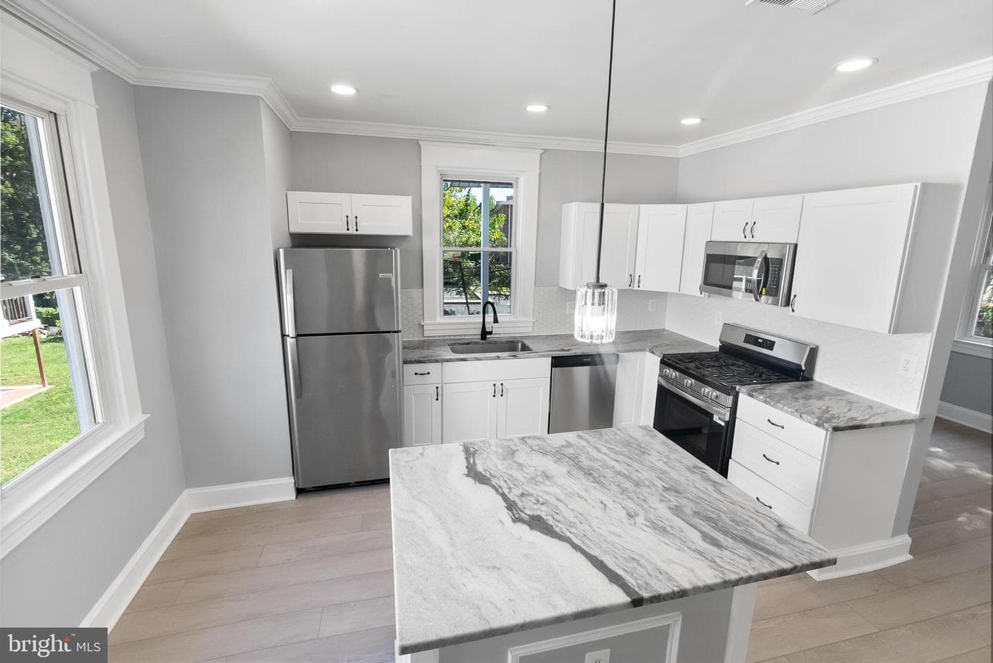 5211 Eugene Avenue photo 14