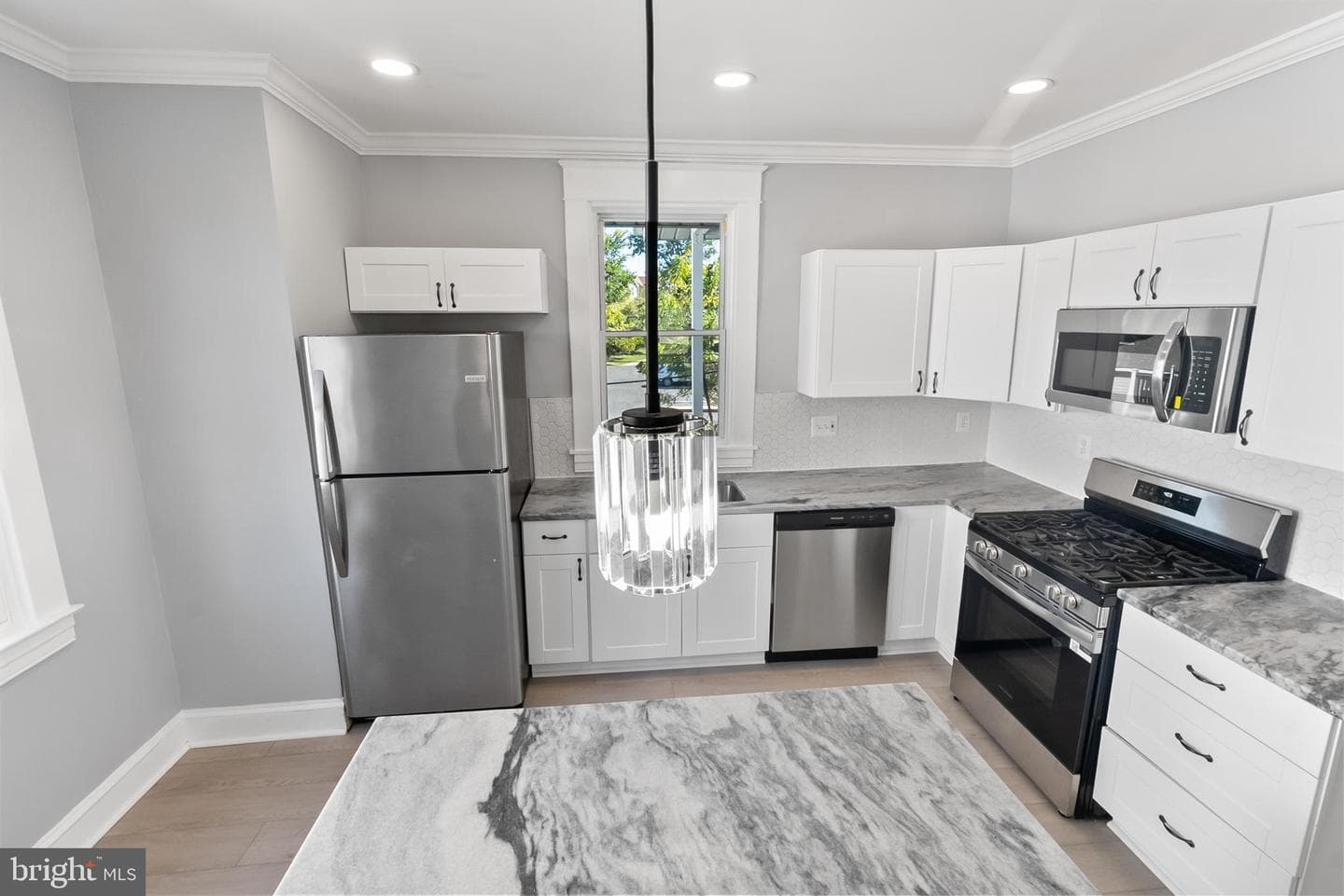 5211 Eugene Avenue photo 15