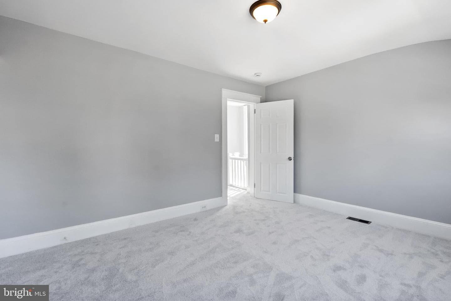 5211 Eugene Avenue photo 35