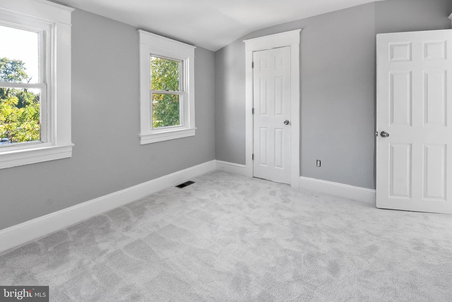 5211 Eugene Avenue photo 38