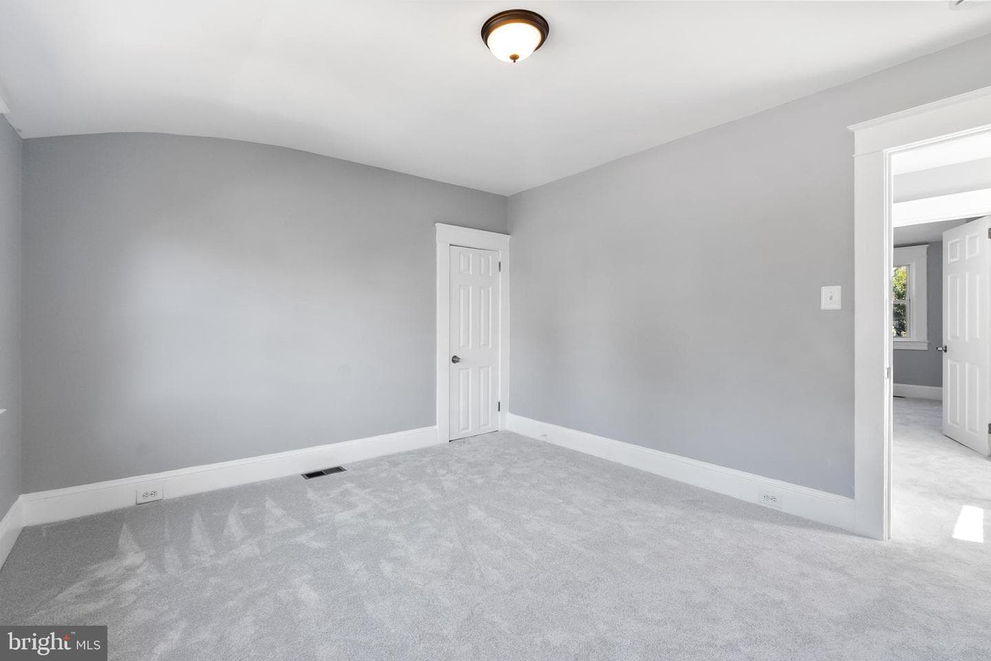 5211 Eugene Avenue photo 39