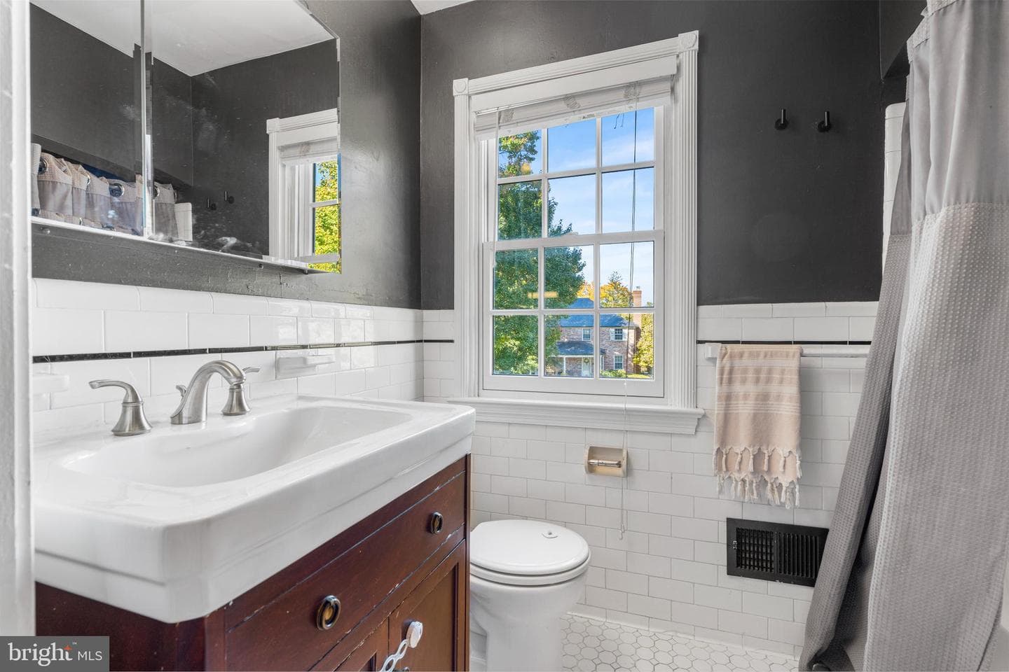 311 Woodbourne Avenue photo 18