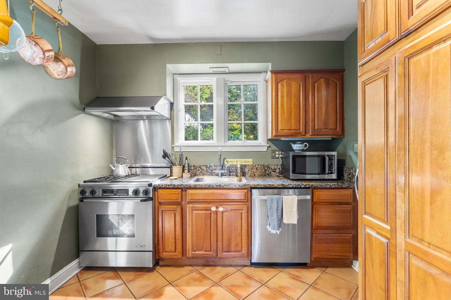 311 Woodbourne Avenue photo 3