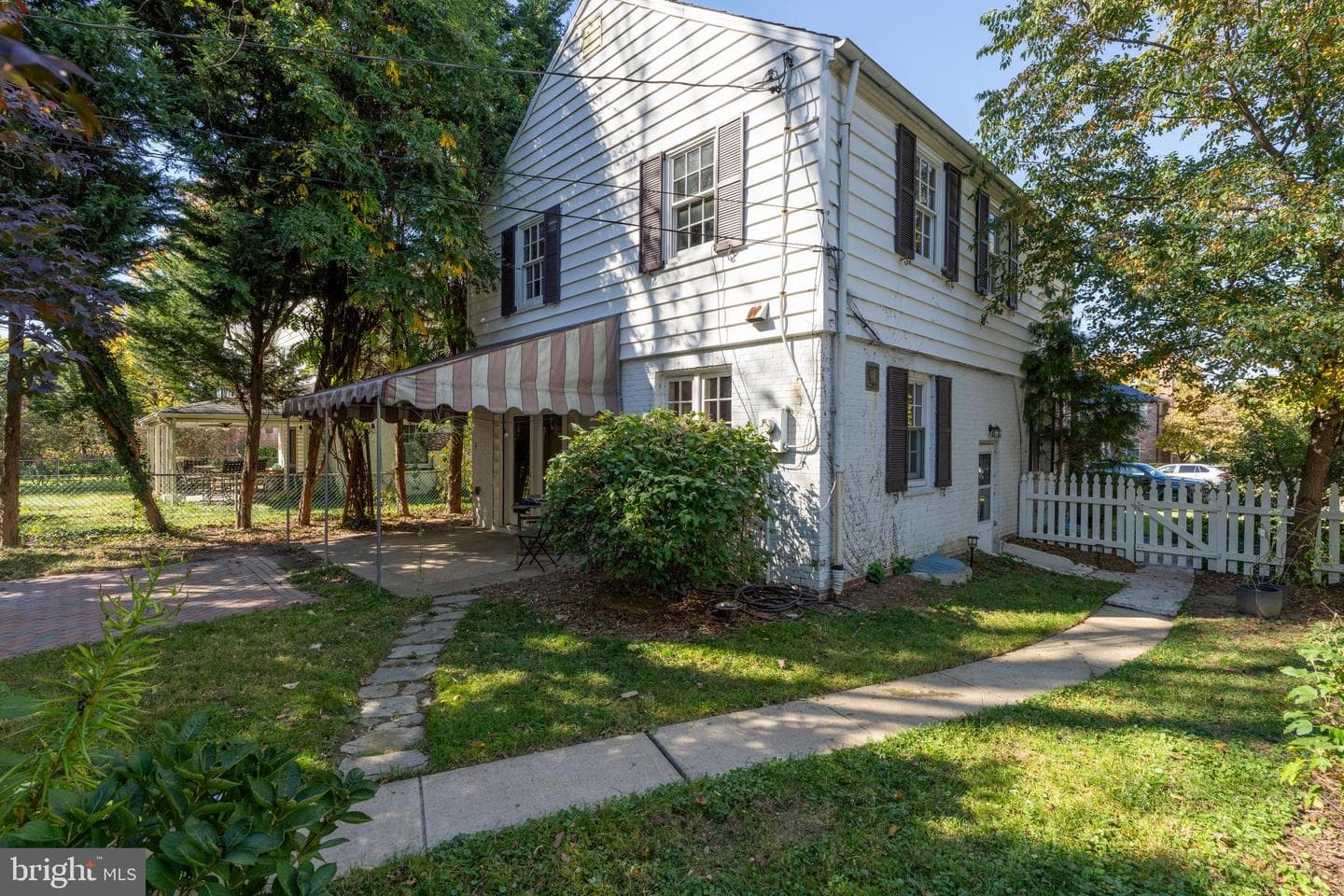 311 Woodbourne Avenue photo 32