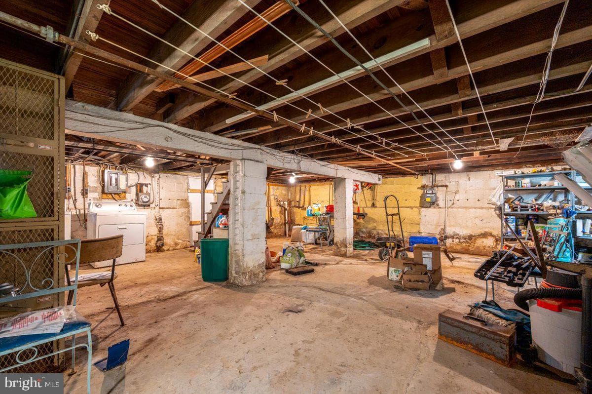 2500 Arbuton Avenue photo 23