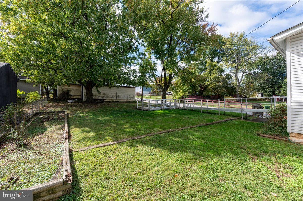 2500 Arbuton Avenue photo 27