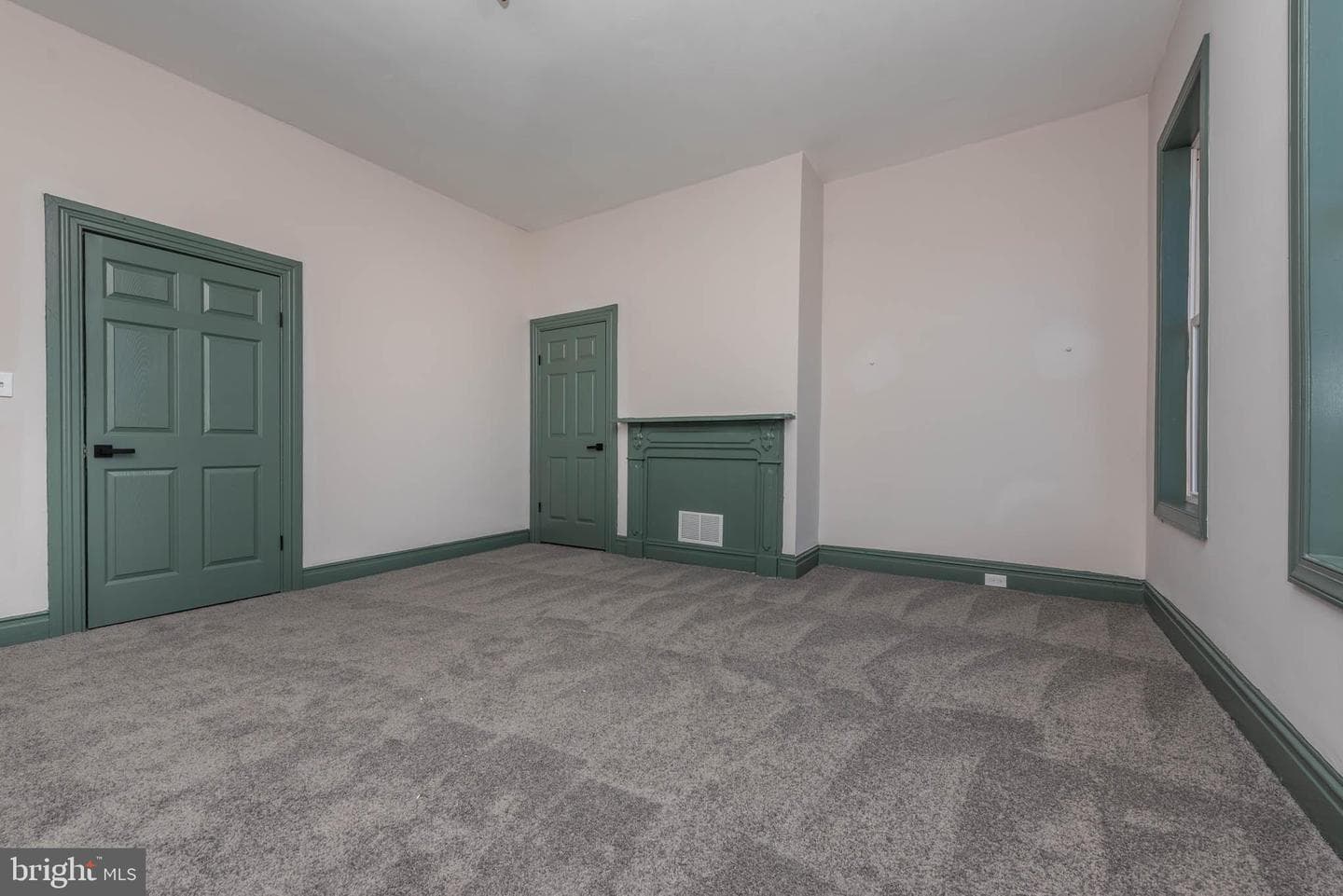 519 N Carrollton Avenue photo 25