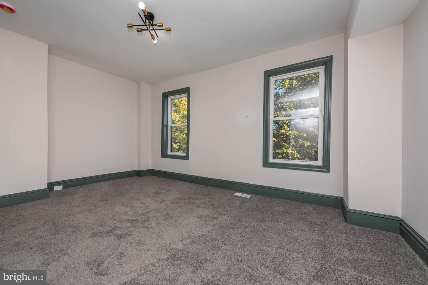 519 N Carrollton Avenue photo 30