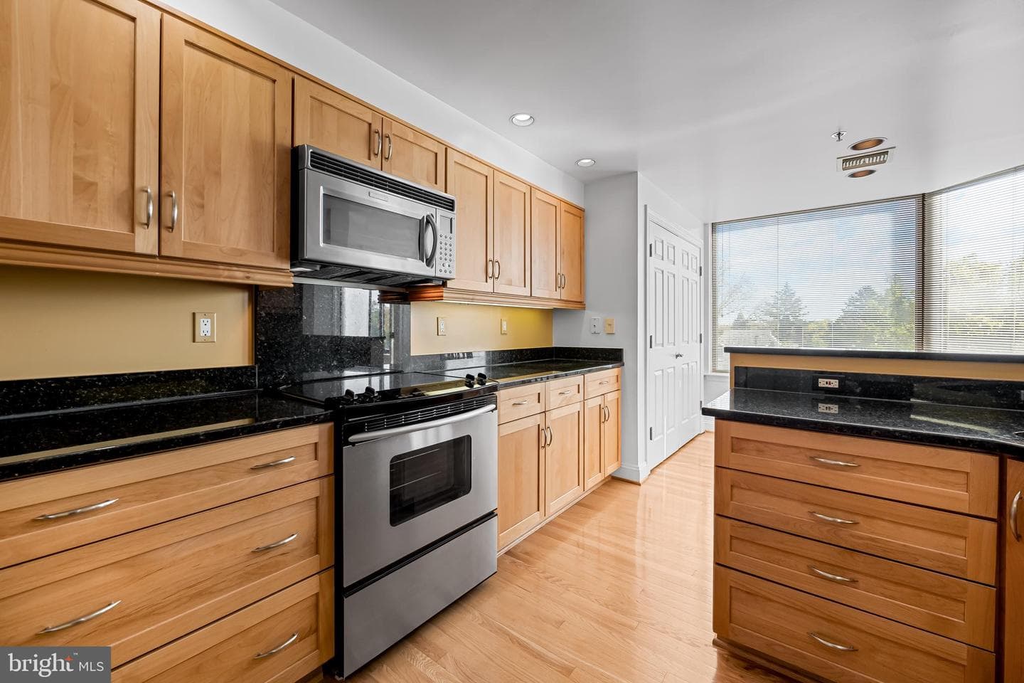 3704 N Charles Street N #406 photo 12