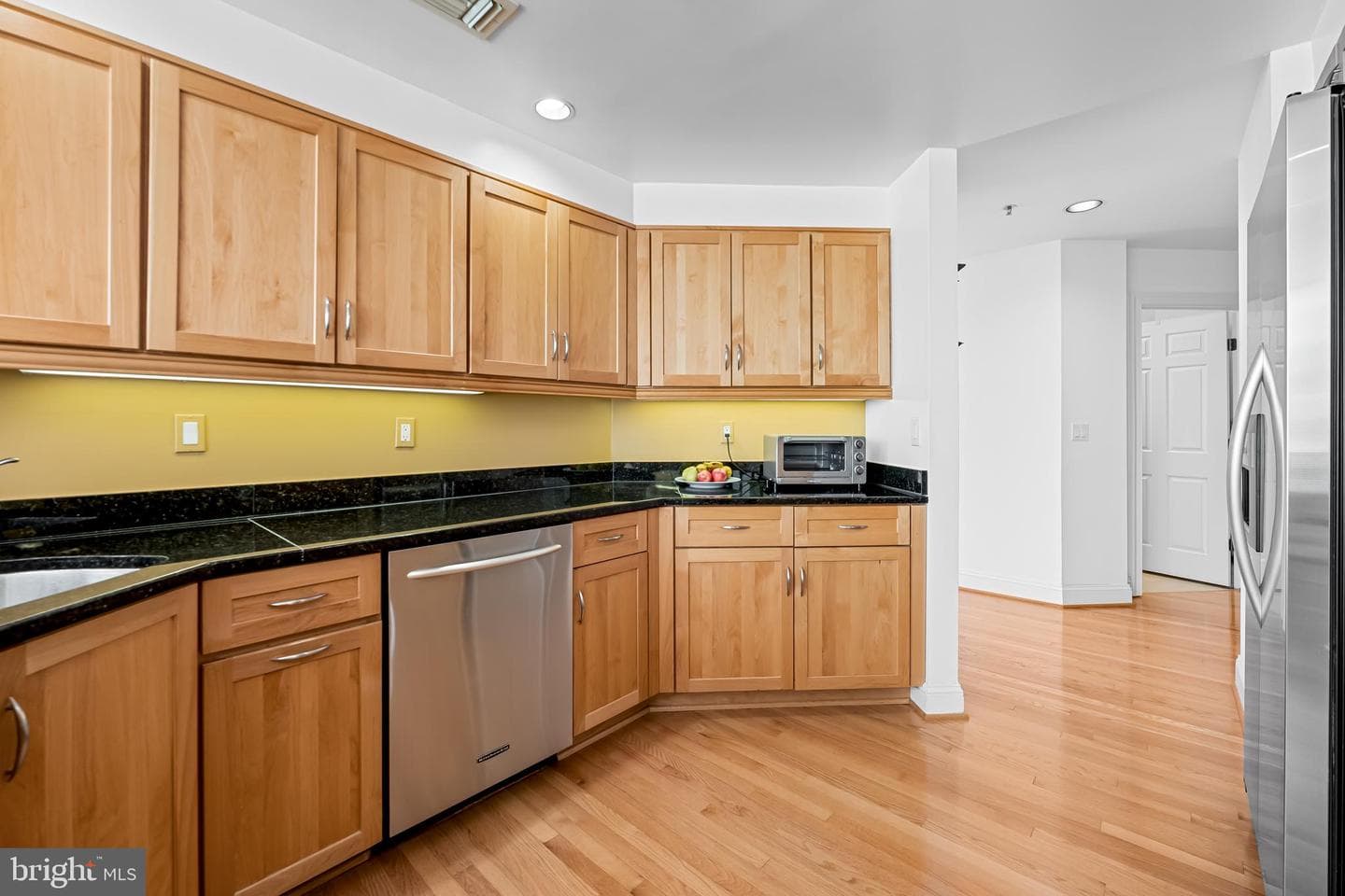 3704 N Charles Street N #406 photo 14