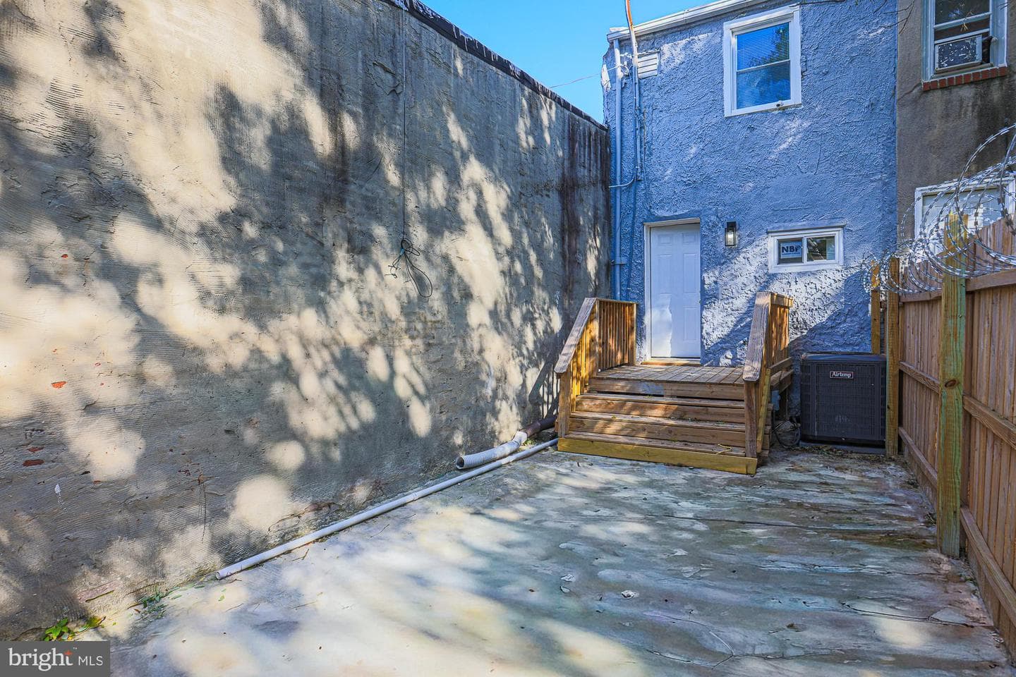 1318 N Spring Street photo 20