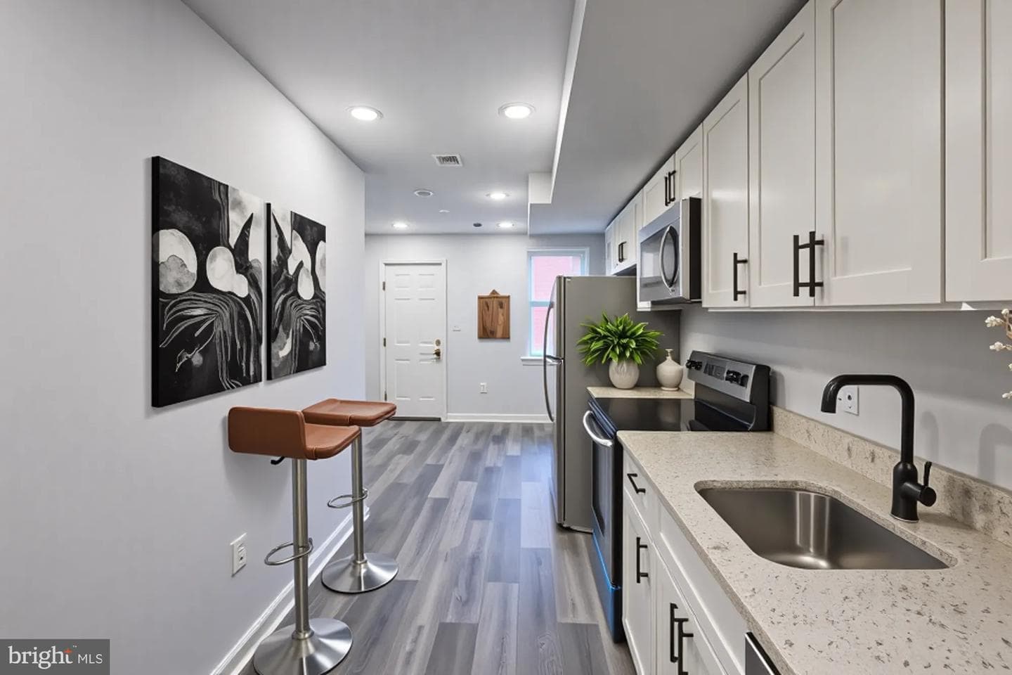 1318 N Spring Street photo 3