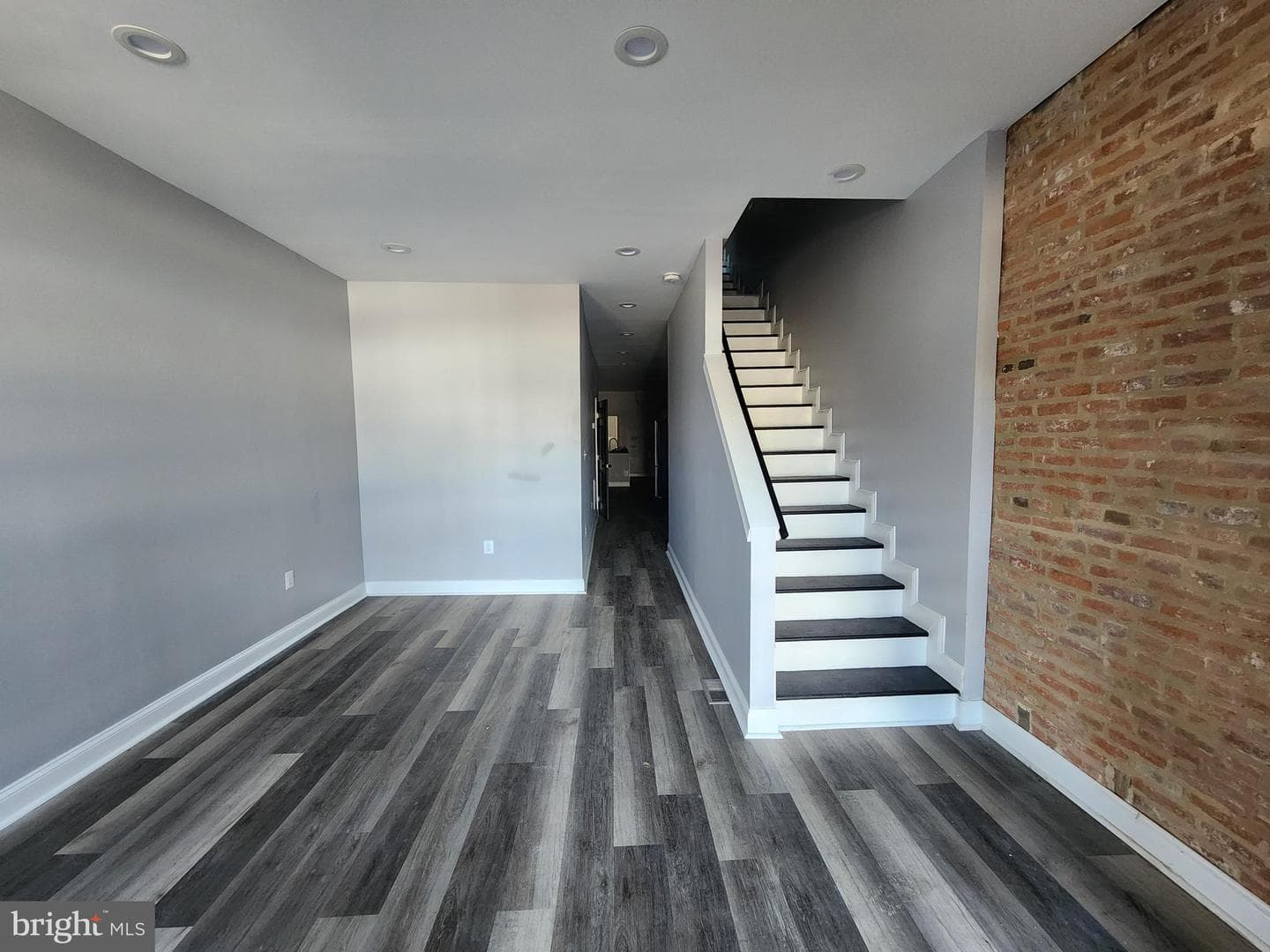 1008 N Eden Street photo 2