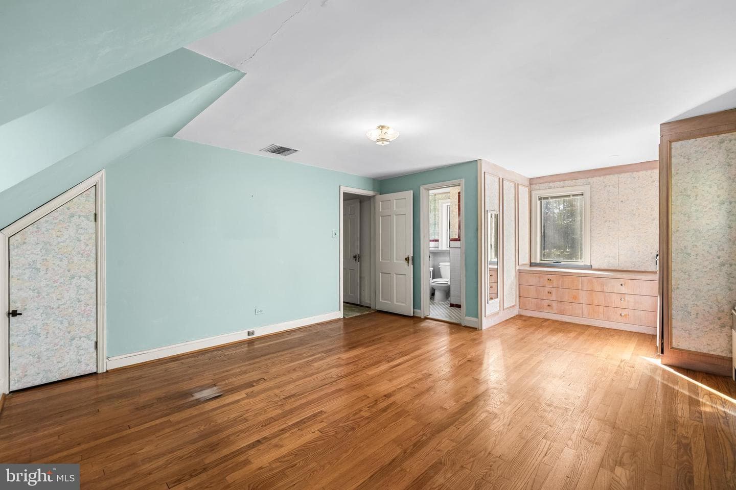 11 W Melrose Avenue photo 33