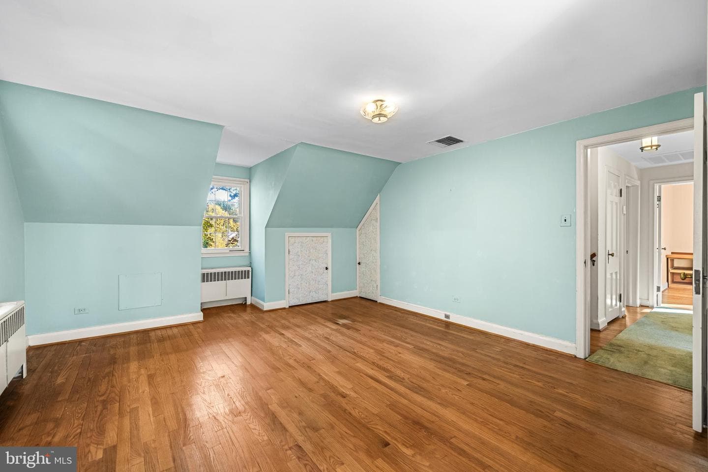 11 W Melrose Avenue photo 34