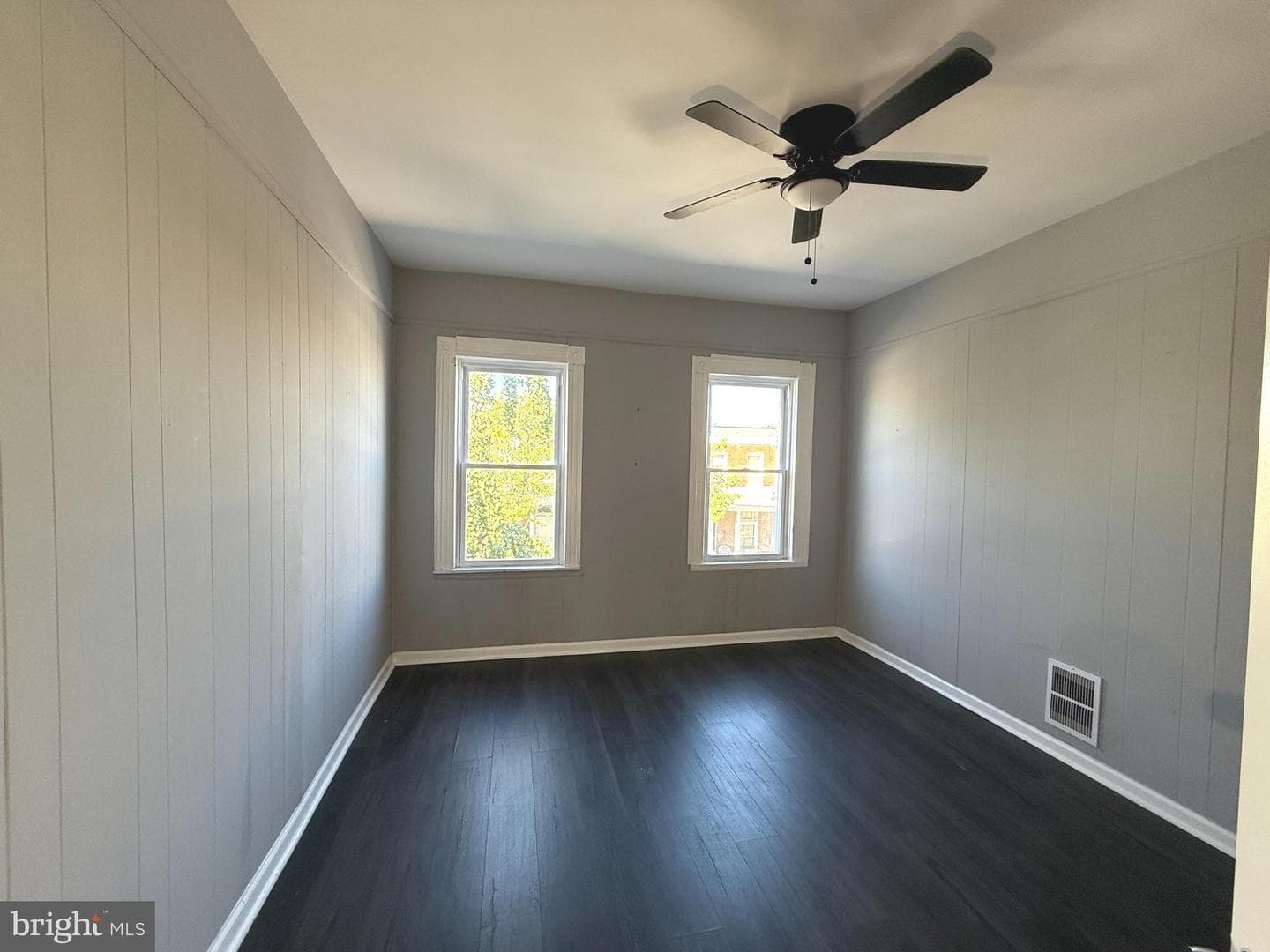 1635 Normal Avenue photo 9