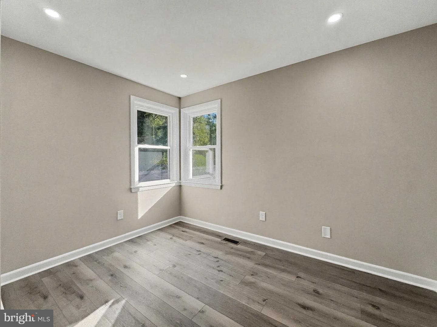 4917 Gilray Drive photo 11
