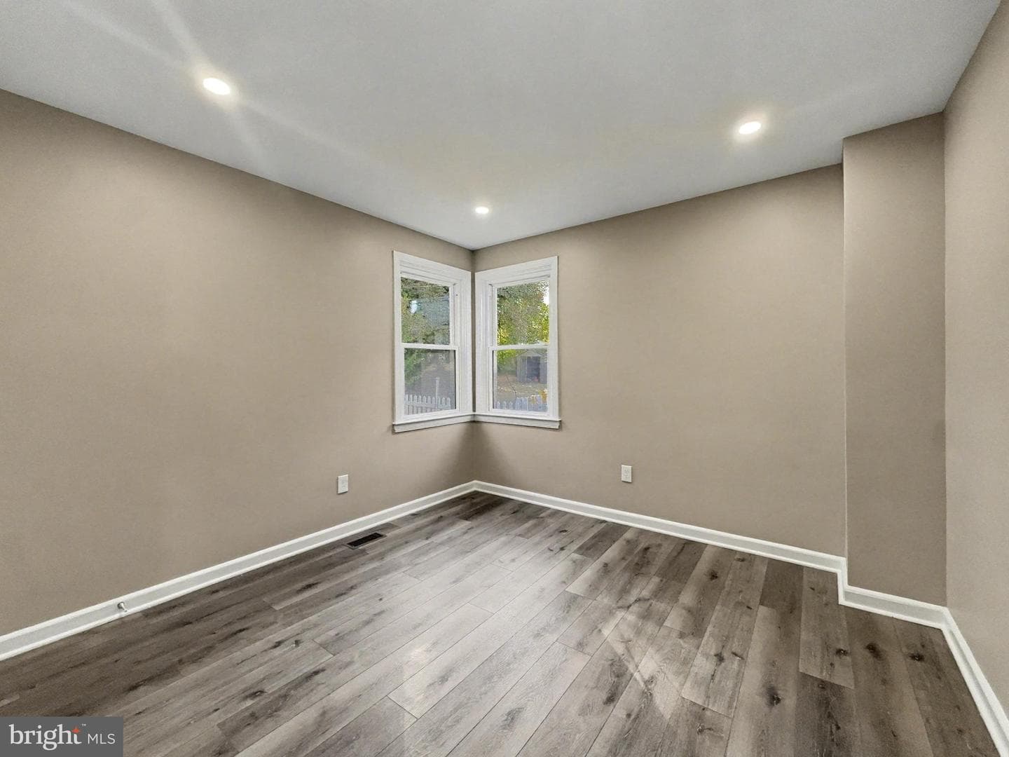 4917 Gilray Drive photo 9