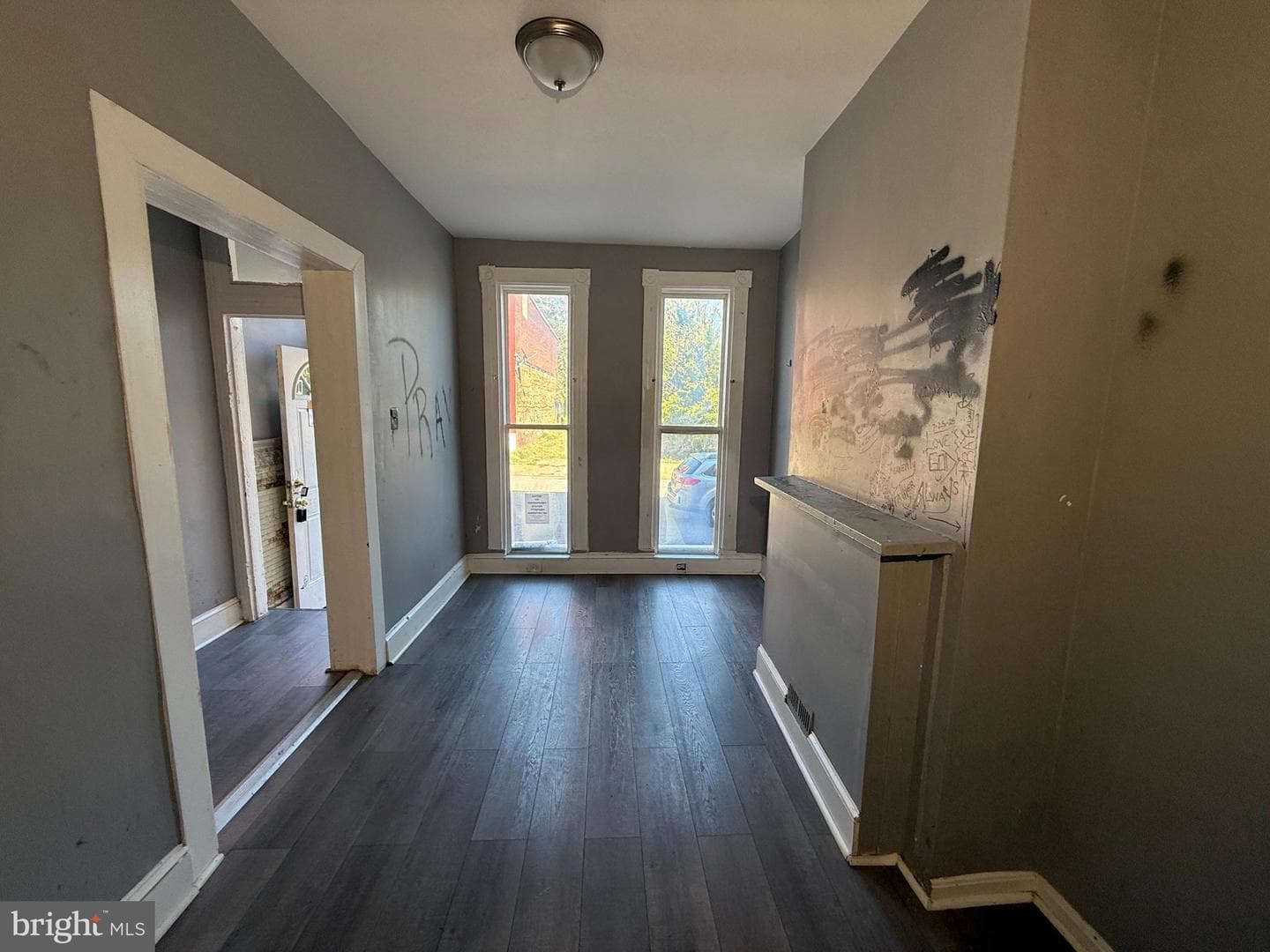 2422 Brentwood Avenue photo 3