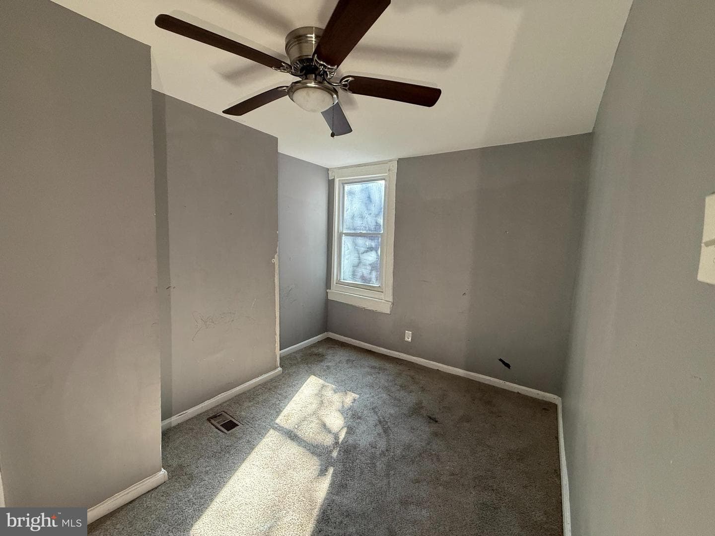 2422 Brentwood Avenue photo 9