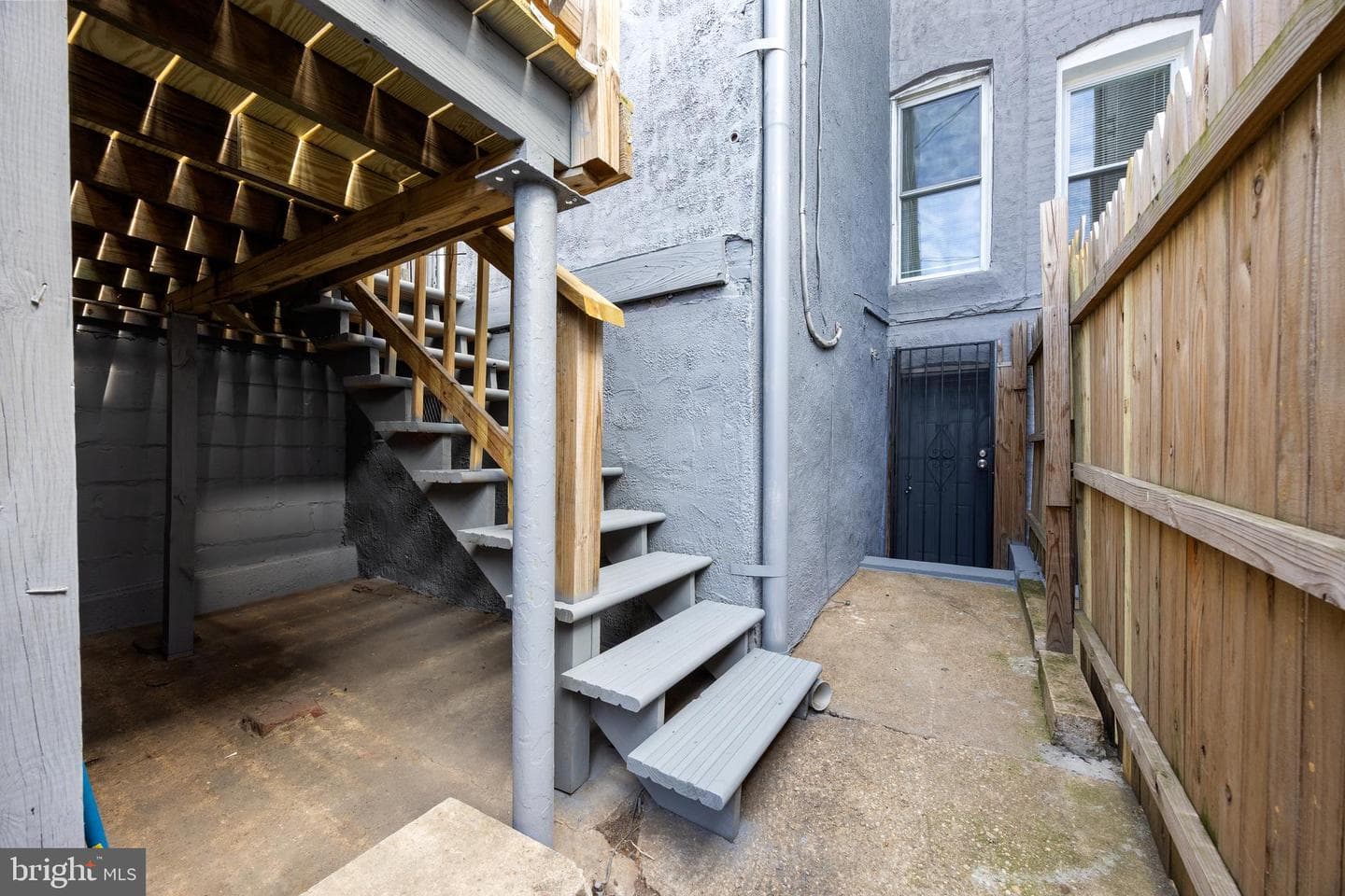 478 S Bentalou Street photo 32